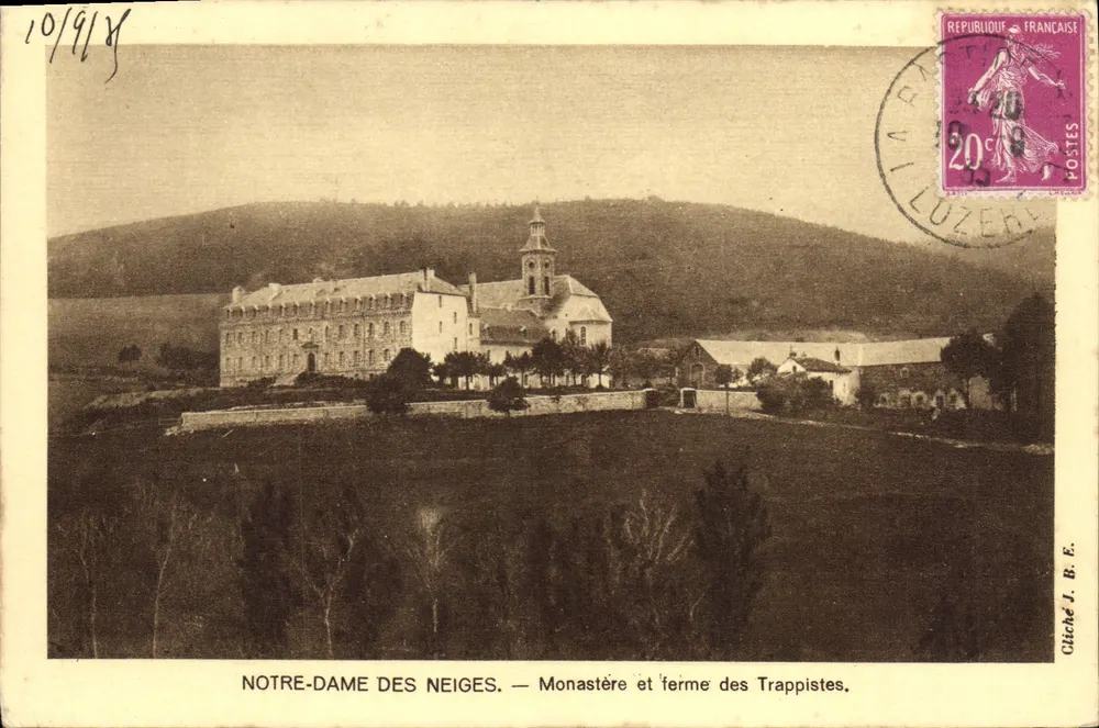 Unsere Herrin der Schneeflocken — Trappistenkloster und Hof — Foto von J. B. E. - Vorderseite