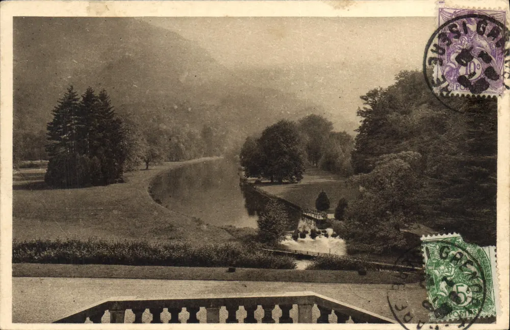 Schloss Vizille (Isère) — Blick auf den Park vom Ehrenstiegen — Éditions d'Art Yvon, 14, Rue de Grignan - Vorderseite