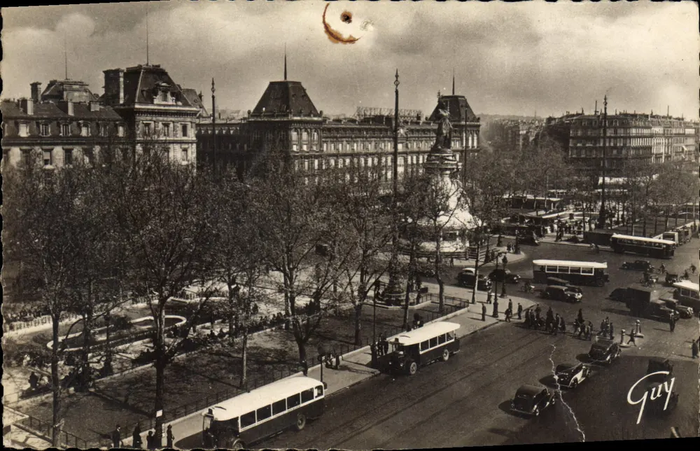 Place de la République — Paris — Verlag Guy, n° 387 - Vorderseite