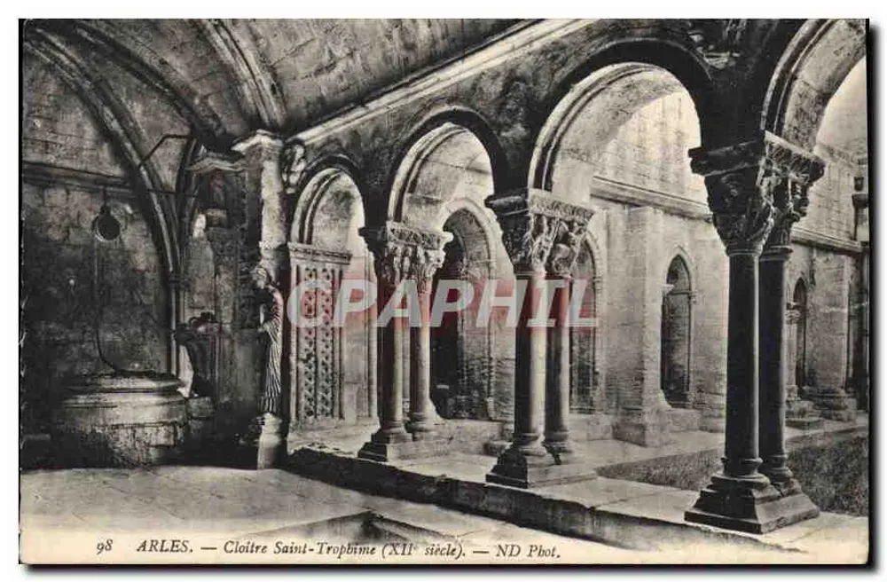 Arles — Mosteiro de São Trofimé (século XII) — ND Fot. - Frente