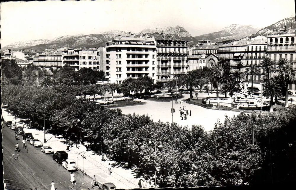 Praça da Liberdade em Toulon — vista panorâmica — Edições S.E.P.T. - Fabricação Verdadeira - Frente
