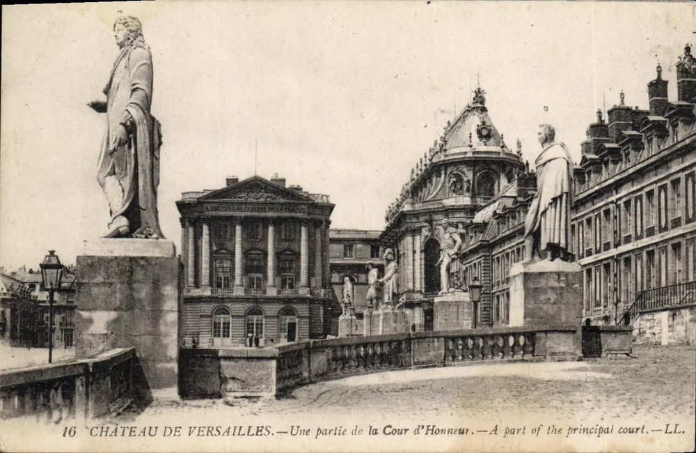 Schloss Versailles — Teil der Cour d'Honneur — LL. — N° 16 - Vorderseite