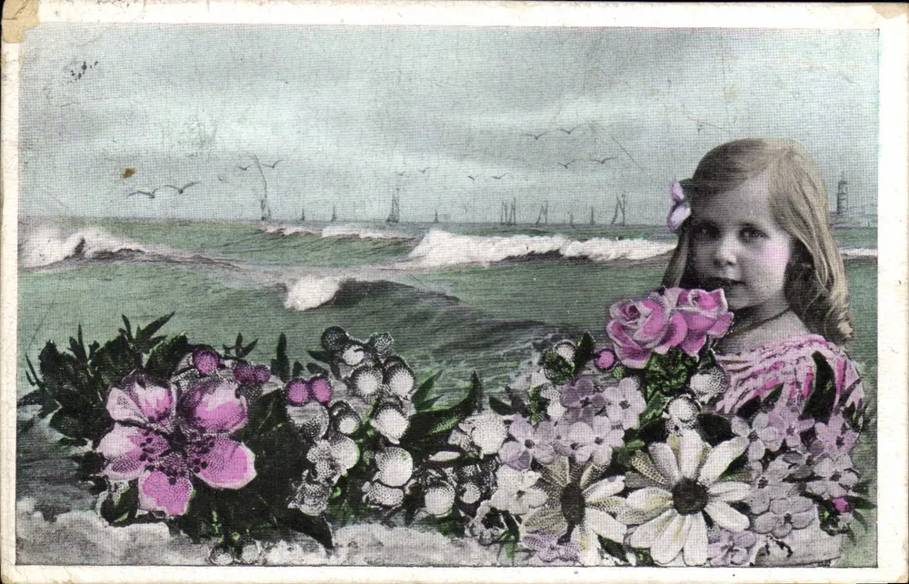 Menina à beira do mar — flores e farol — editor desconhecido - Frente