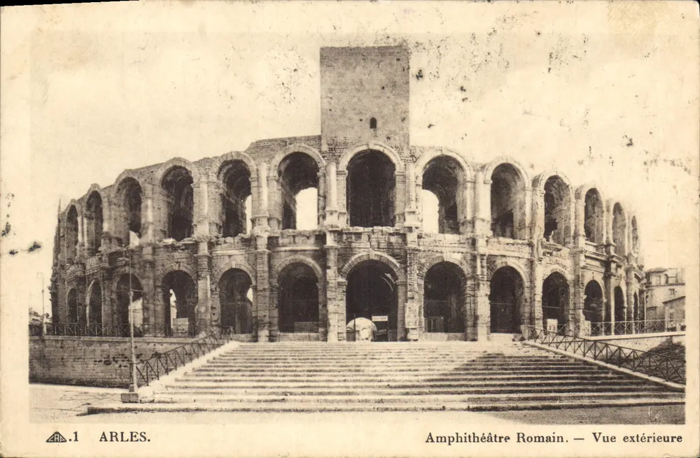 Arles — Römisches Amphitheater — Außenansicht — Verlag: Des Arts Photomécaniques, Nr. 1 - Vorderseite