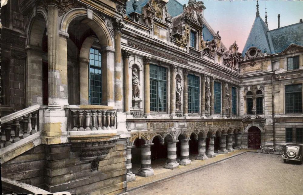 La Rochelle — Hôtel-de-Ville — Cour d'Honneur — Photo Editions du Château, Paris - Vorderseite