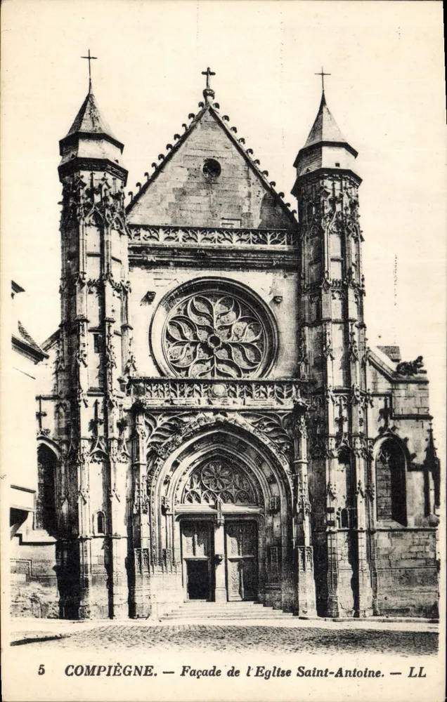 Compiègne — Fachada da Igreja de São Antônio — LL - Frente
