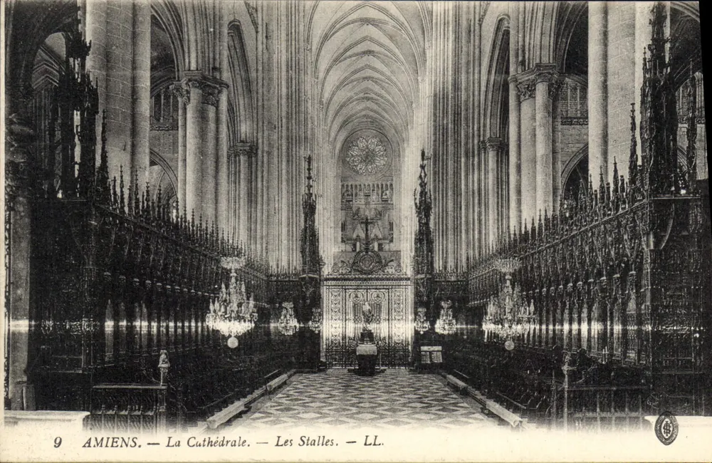 Amiens — A Catedral — As Stalles — LL - Frente