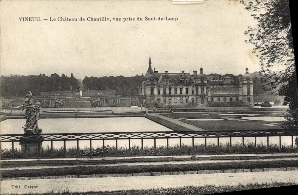 Vineuil — Das Schloss Chantilly, Ansicht vom Saut-du-Loup — Edit Carron - Vorderseite