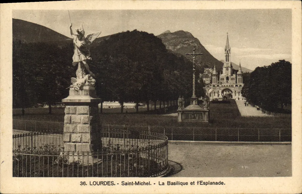 Lourdes - San Miguel - La Basílica y la Explanada - Anverso