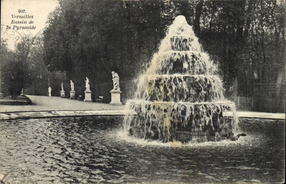 Versailles — Bassin da Pirâmide — Héliotypie A Bourdier - Frente