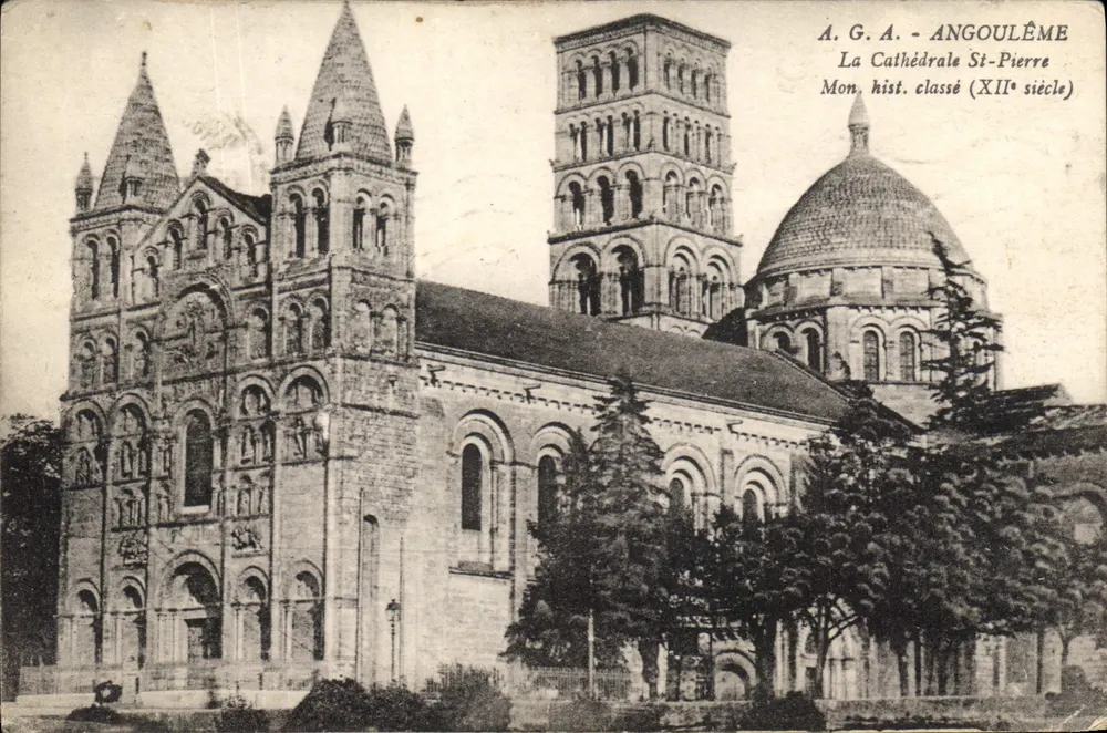 Kathedrale Saint-Pierre von Angoulême — Klassifizierte historische Denkmäler des 12. Jahrhunderts — Verlag A.G.A. - Vorderseite