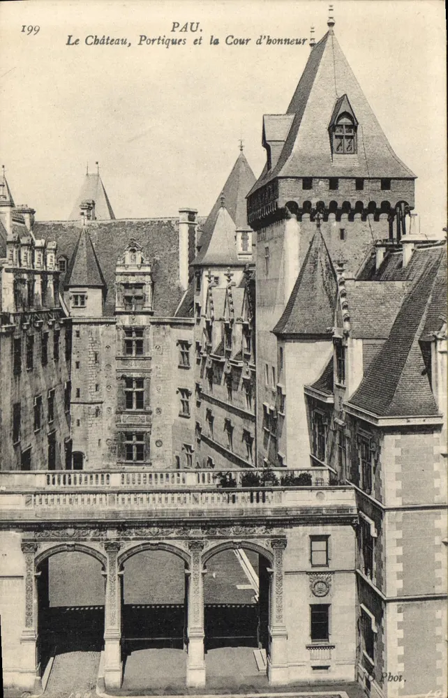 Pau. Das Schloss, Portiken und der Ehrenhof — P.A.U. Phot. - Vorderseite