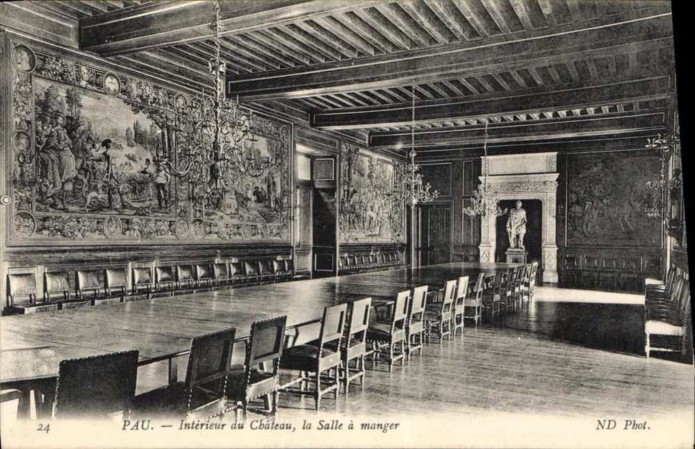 PAU — Innenraum des Schlosses, das Esszimmer — ND Fot. - Vorderseite