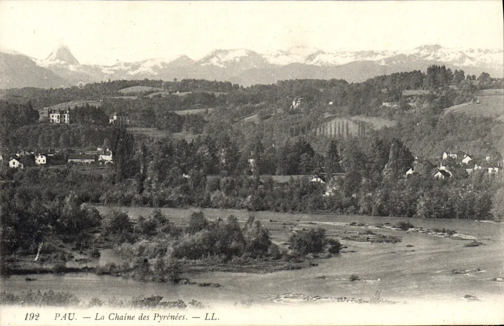 Pau — A Cadeia dos Pirineus — LL. N° 192 - Frente