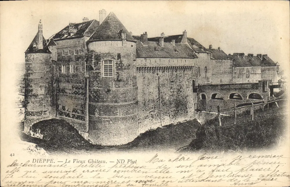 Dieppe — O Velho Castelo — ND Phot - Frente
