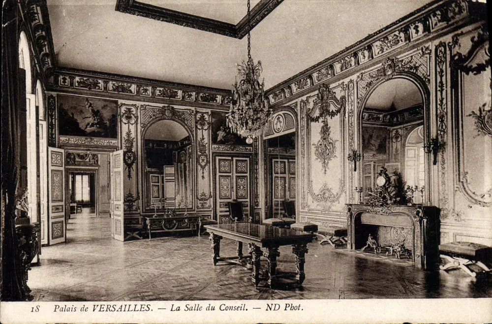 Palácio de VERSAILLES — A Sala do Conselho — ND Phot. - Frente