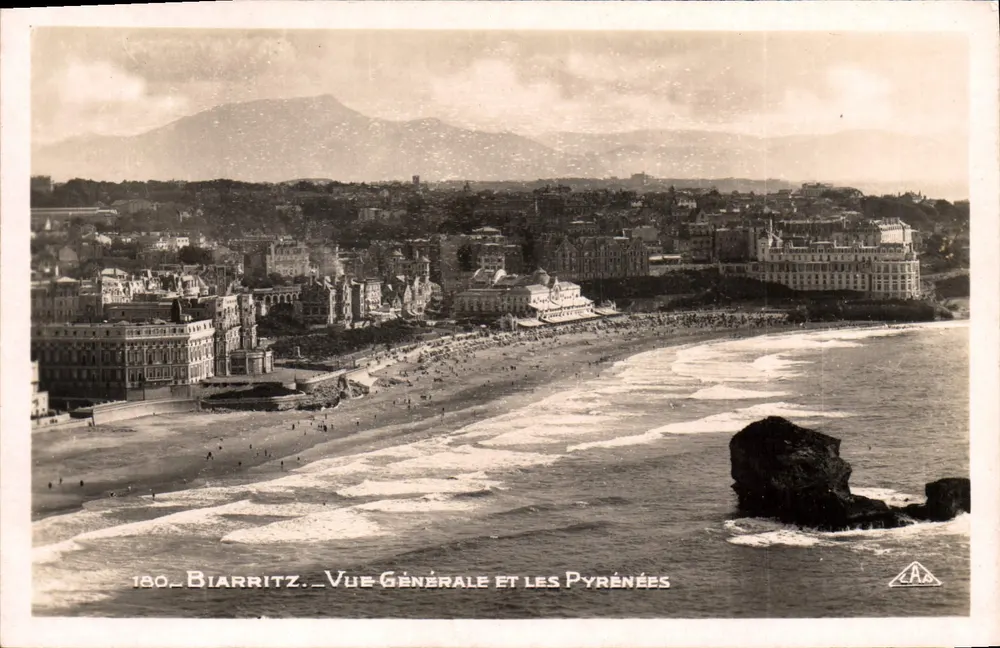 Biarritz — Vista Geral e as Pirineus — C.P. P. Strasbourg - Frente