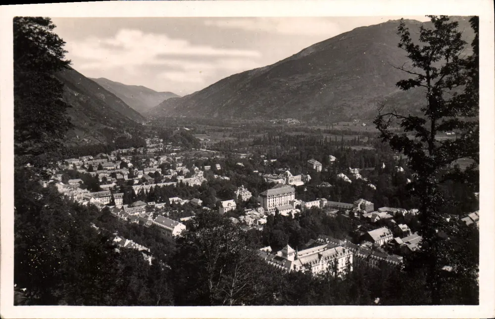 Luchon — Vista geral — "Real Photo" C. P. Strasbourg - Frente