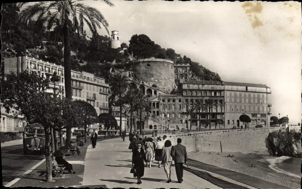NICE - La Tour Bellanda — Ansicht des Kai und des Schlosses — Éditions G. M. n° 2056 - Vorderseite