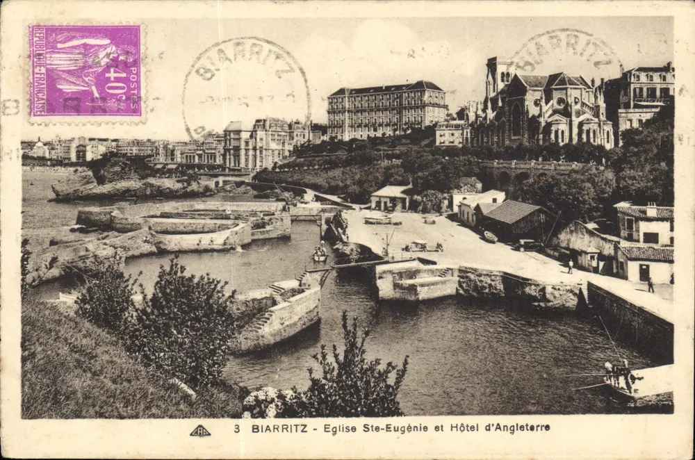 Biarritz - Igreja de Santa Eugênia e Hotel da Inglaterra — Bilhete postal antigo n°3, editor ARA - Frente