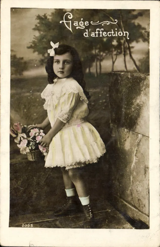 Bambina in abito con volant — 'Gage d'affection' — serie 2055 - Recto