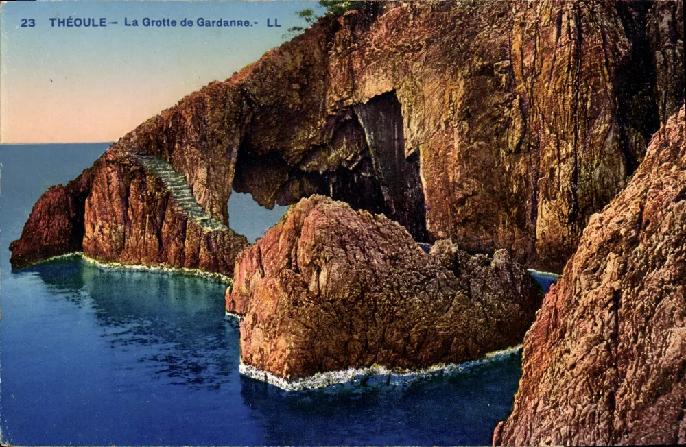 Théoule — A Gruta de Gardanne — LL - Frente