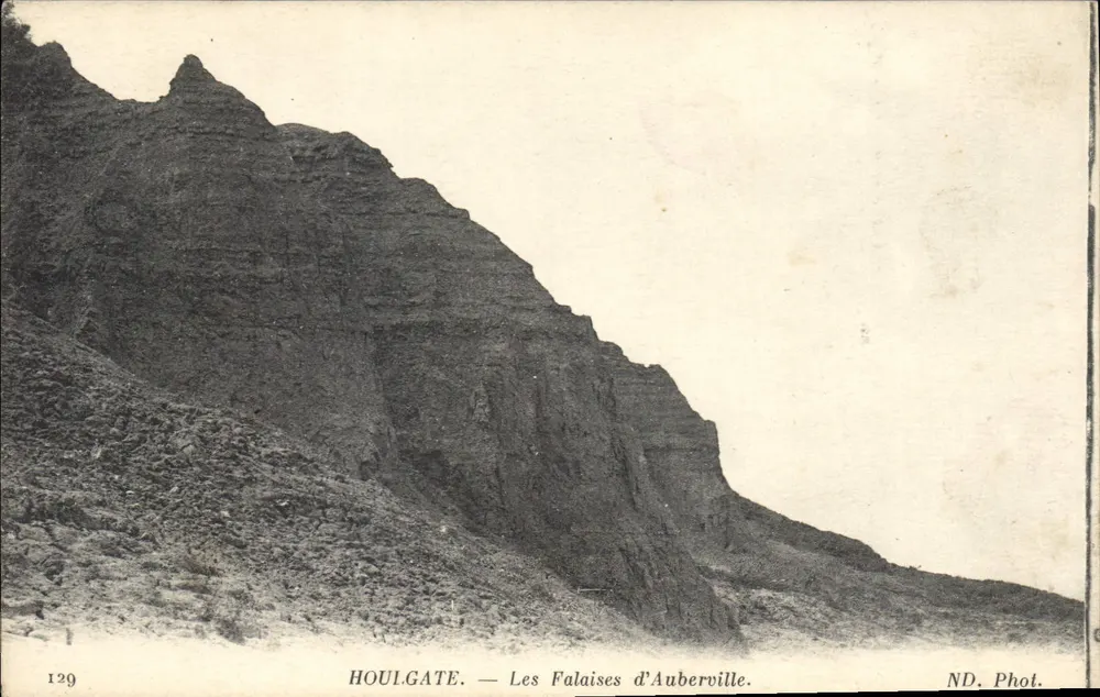 Houlgate — Die Klippen von Auberville — ND. Phot. - Vorderseite