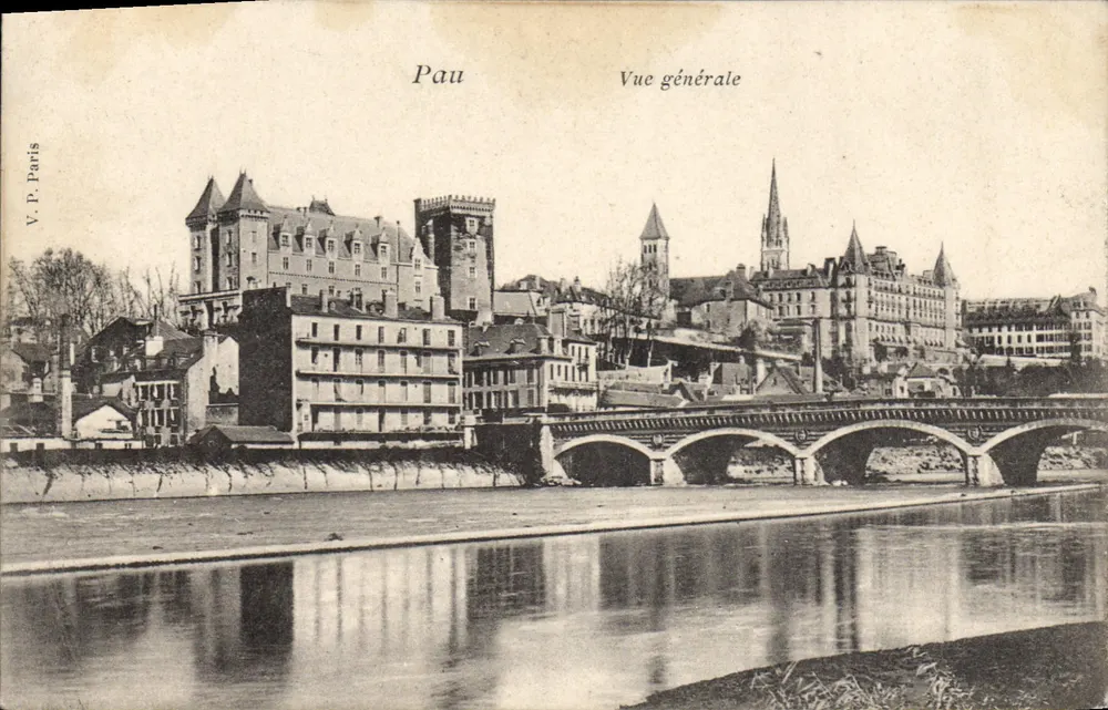 Pau — Vista geral — V.P. Paris - Frente