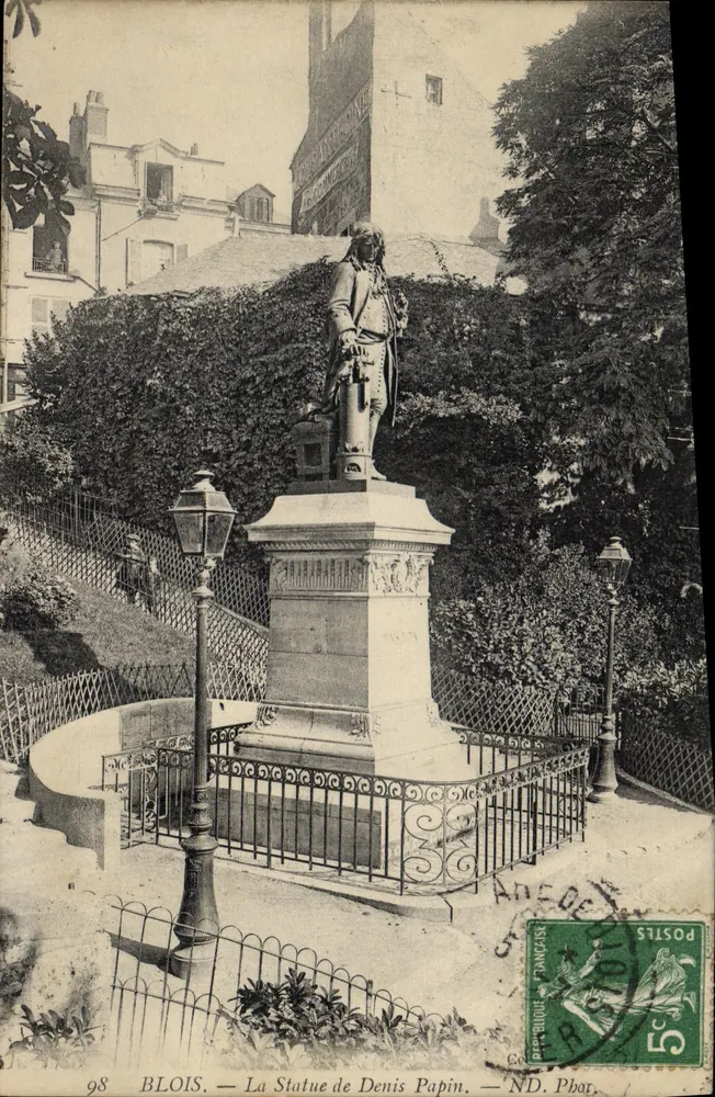 BLOIS — A Estátua de Denis Papin — ND. Pbar. n°98 - Frente