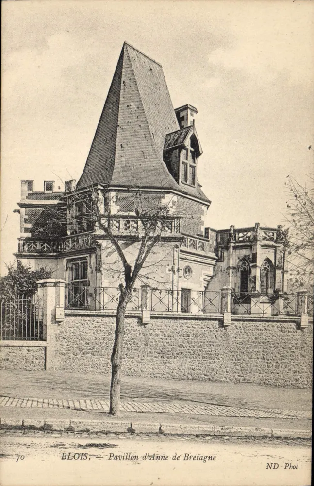 Blois — Pavilhão de Ana da Bretanha — ND Phot, n°70 - Frente