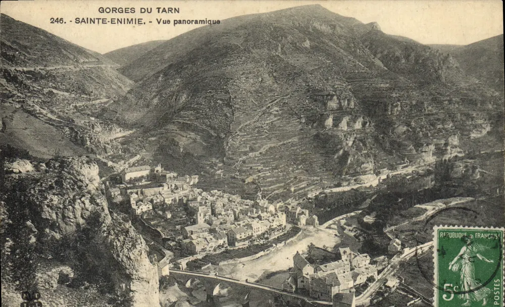 Tarn-Gorges — Sainte-Enimie — Panoramablick — unbekannter Verlag, Nr. 246 - Vorderseite