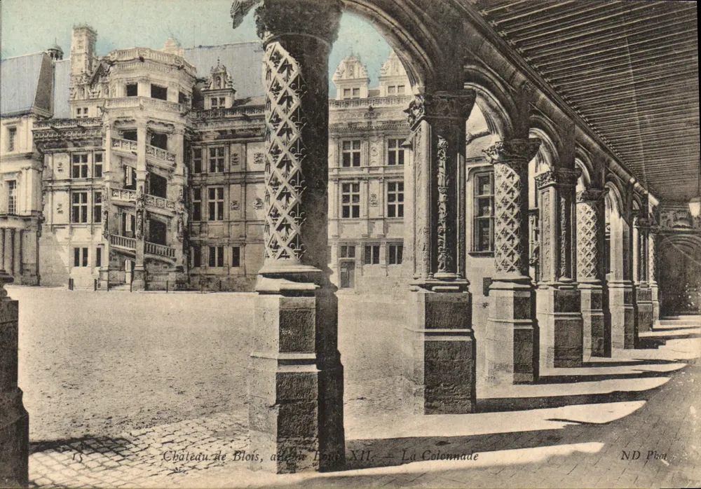 Château de Blois, ehemals von Louis XII — Die Säulenreihe — ND Phot - Vorderseite