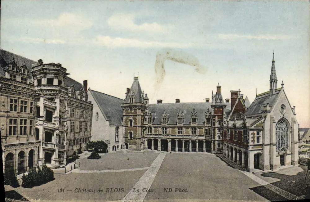Castelo de Blois — A Cour — ND Fot. n°101 - Frente