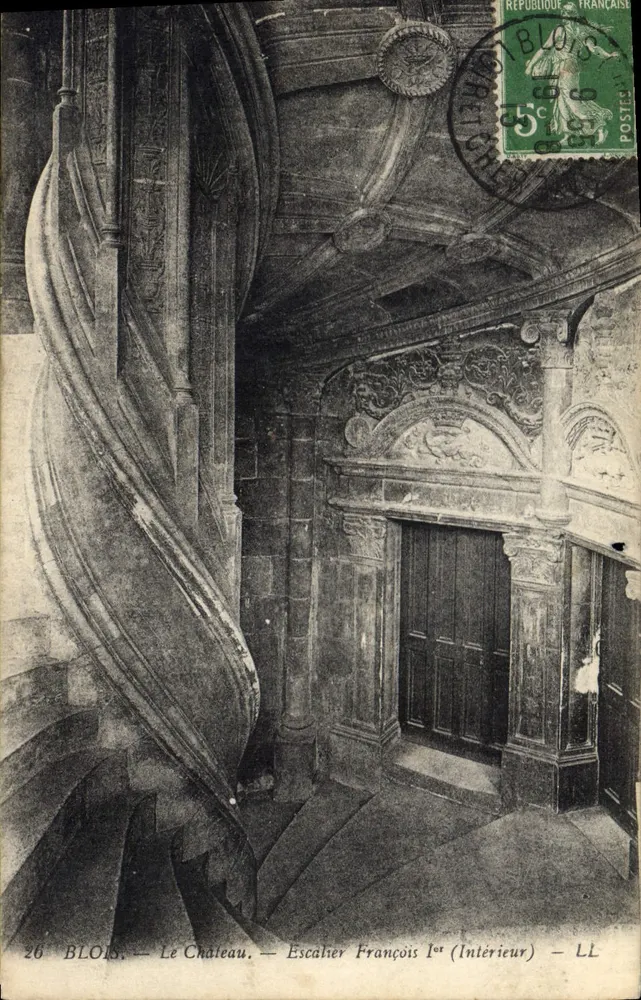 Blois — Das Schloss — Treppenhaus François Ier (Innen) — LL - Vorderseite