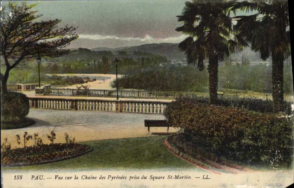 Pau — Ansicht der Pyrenäen von der Place St-Martin — LL. — N° 188 - Vorderseite