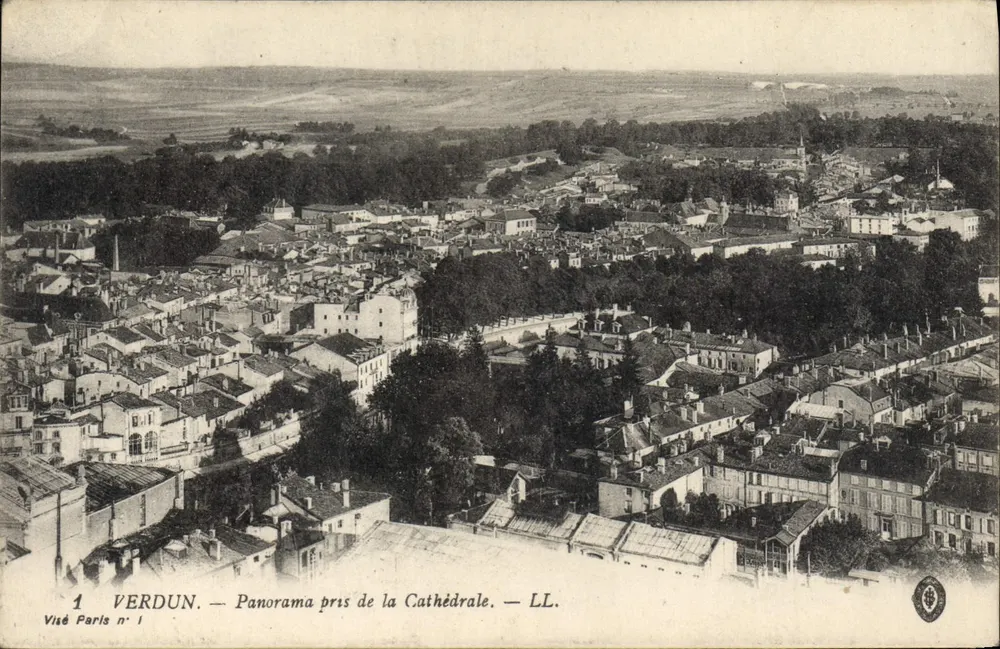 Verdun — Panorama tirado da Catedral — Visé Paris n°1 - Frente