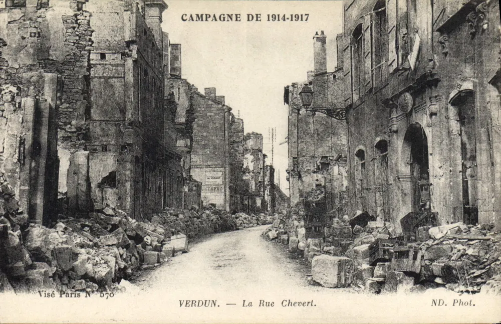 Verdun — La Rue Cheverl — Kampagne 1914-1917 — Visé Paris N° 570 - Vorderseite