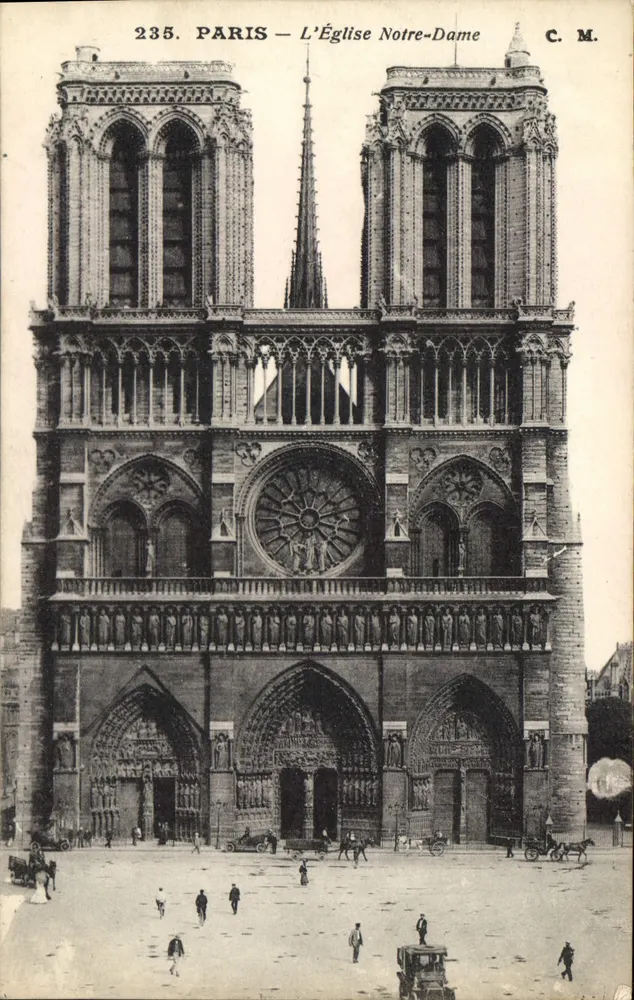 Paris — A Igreja de Nossa Senhora — C. M. n° 235 - Frente