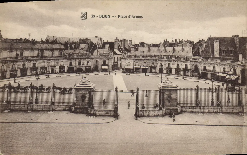 Dijon — Praça das Armas — Editor R. G. n°79 - Frente