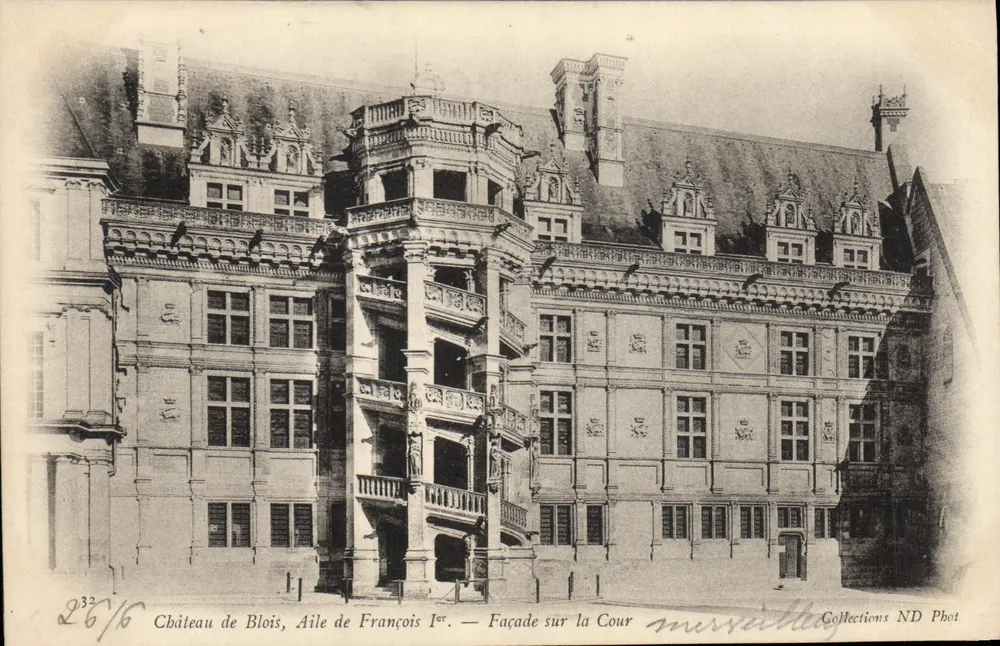 Schloss Blois, Flügel von François I — Fassade zum Innenhof — Collections ND Phot - Vorderseite