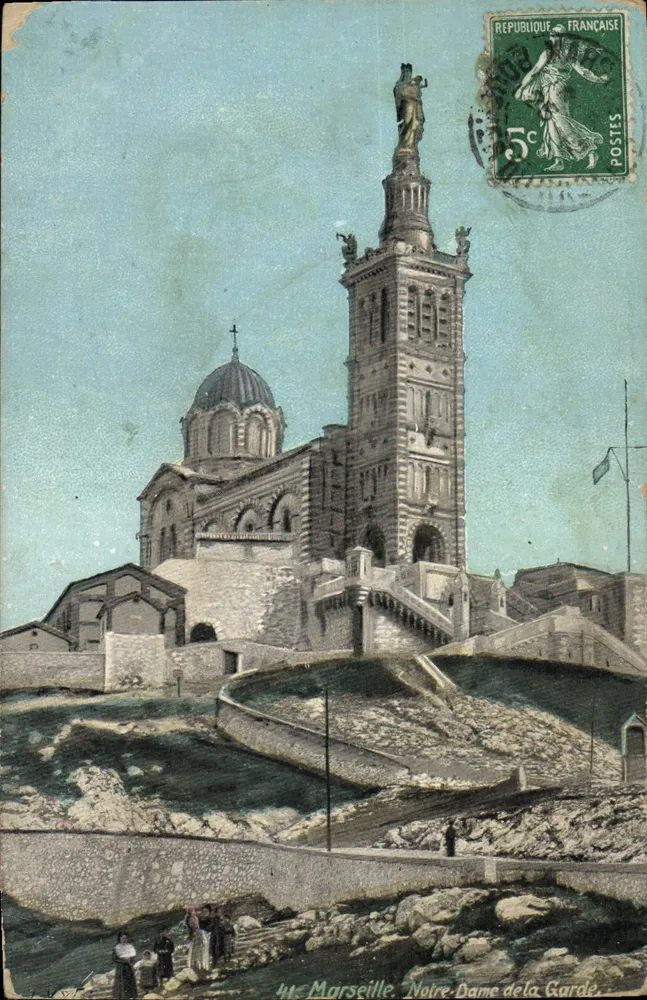 Marselha. Nossa Senhora da Guarda — vista da basílica e da estátua — editor não visível, n° de série 44 - Frente