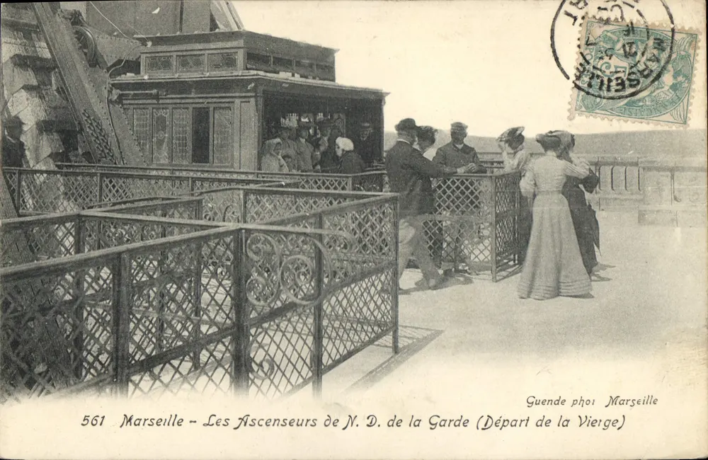Marseille — Die Aufzüge der N.D. de la Garde (Abfahrt der Jungfrau) — Guende fot. Marseille, n°561 - Vorderseite