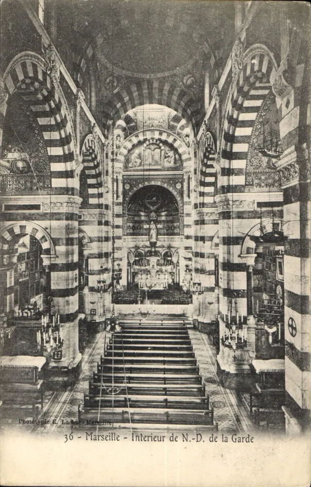 Interior de N.-D. de la Garde — Marselha — Fototipia E. Lachar, n°36 - Frente