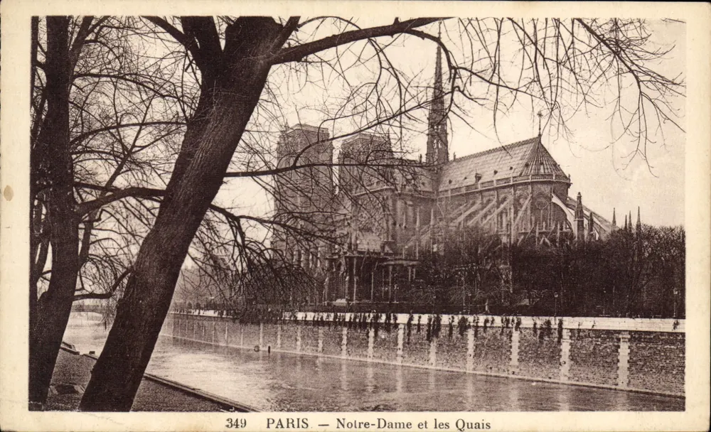 PARIS — Notre-Dame e os Quais — 349 - Frente