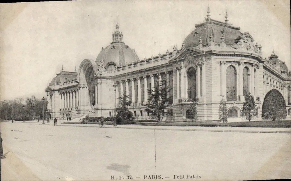 Paris — Petit Palais — H.F. 32 - Frente