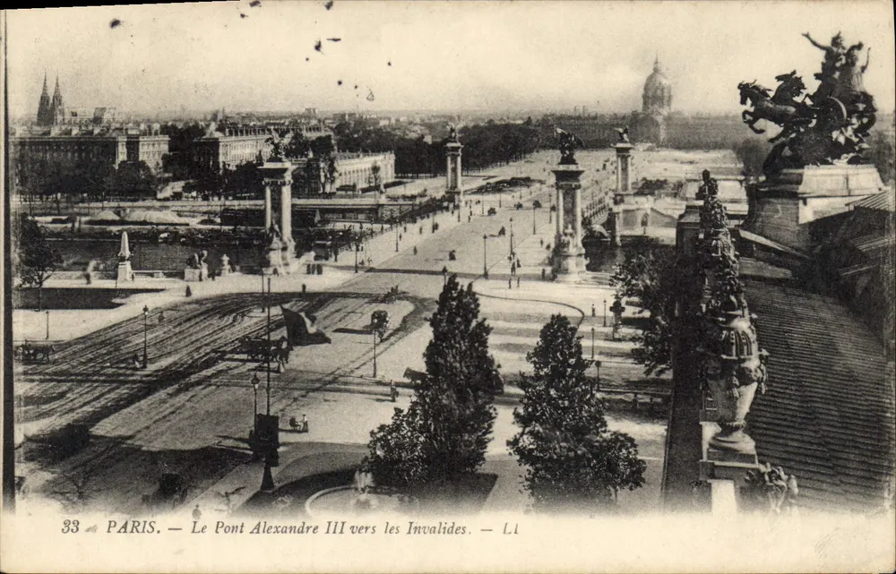 Paris — O Ponte Alexandre III em direção aos Invalides — L1 - Frente
