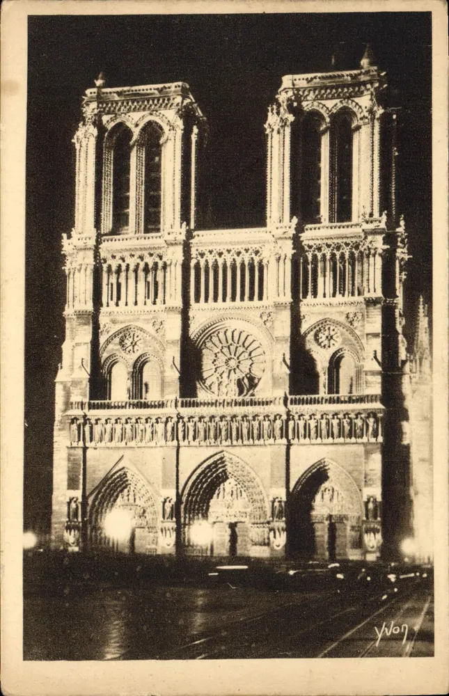 Notre-Dame de Paris — illuminée — Les Éditions d'Art Marial, Paris - Recto
