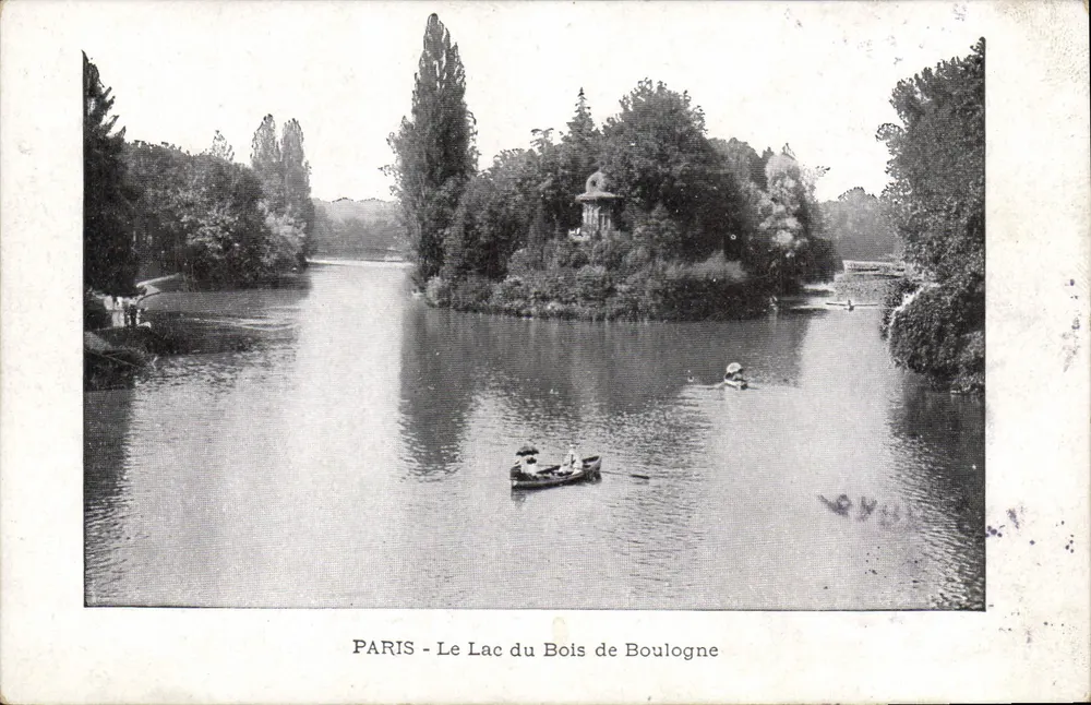 PARIS - Der See im Bois de Boulogne — Ansicht des Sees mit Booten und Kiosk - Vorderseite