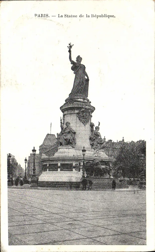 Paris — A Estátua da República — Editor não identificado, número de série não visível - Frente