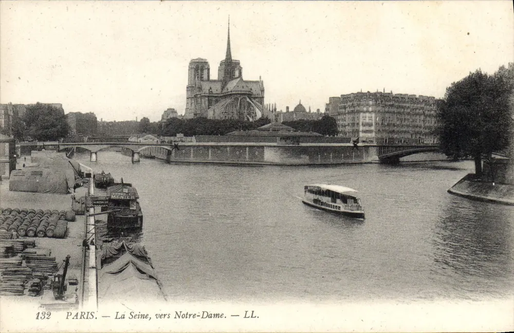 Paris — A Sêne, perto da Notre-Dame — LL. — n° 132 - Frente